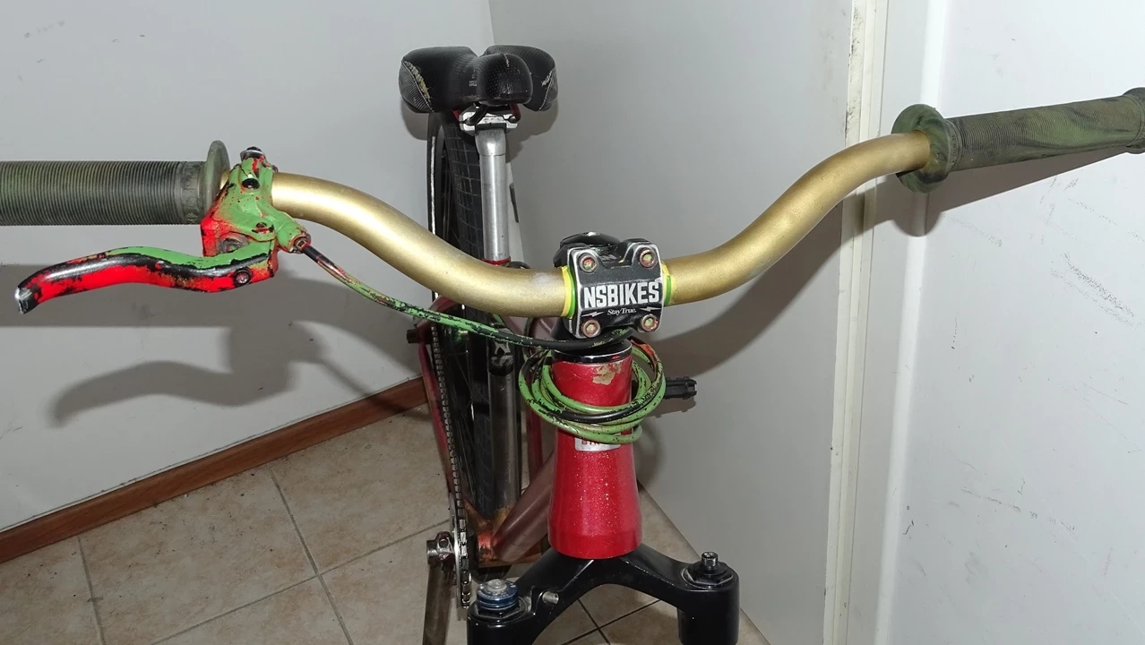 rower-dirtowy-stunt-ns-bikes-metropolis-3-328cm-m-liczba-biegow-1