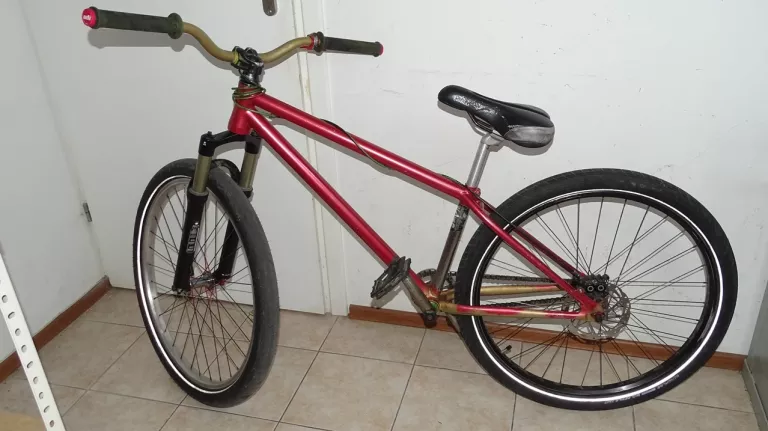 ROWER DIRTOWY STUNT NS BIKES METROPOLIS 3 32.8CM - M