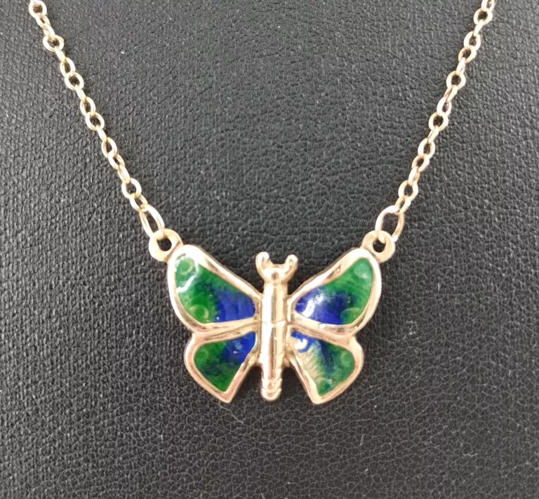 przesliczny-zloty-lancuszek-z-motylem-750550g-ean-gtin-12345678