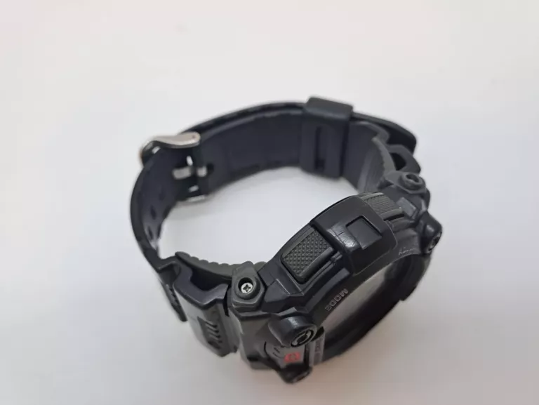 ZEGAREK G-SHOCK GA-110RG