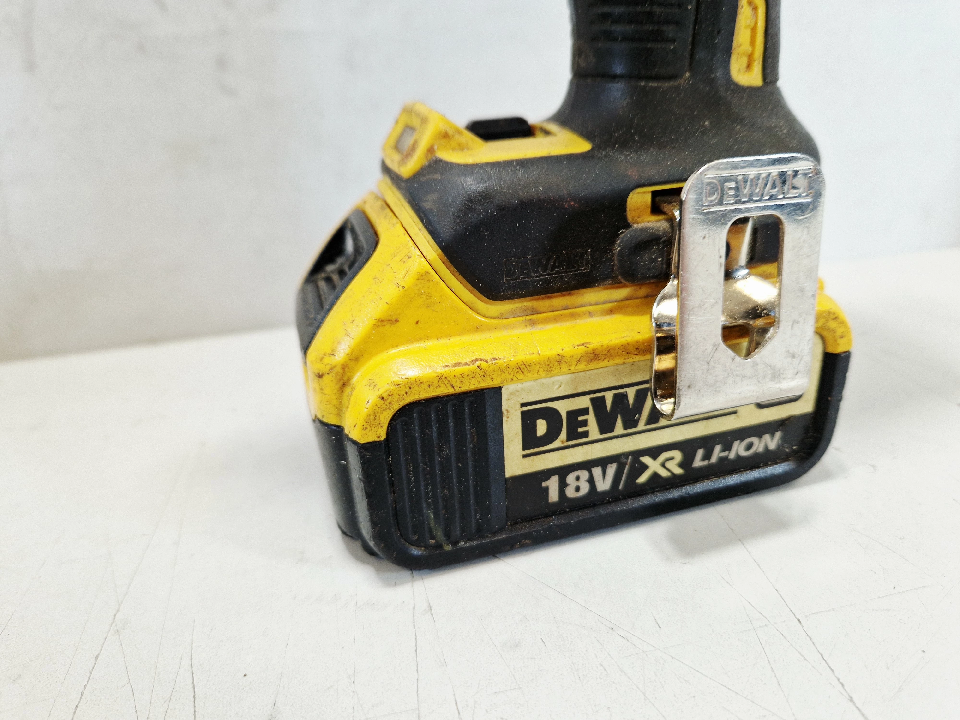 zestaw-klucz-udarowy-dewalt-dcf894-4x-akumulator-ladowarka-walizka-predkosc-obrotowa-310000