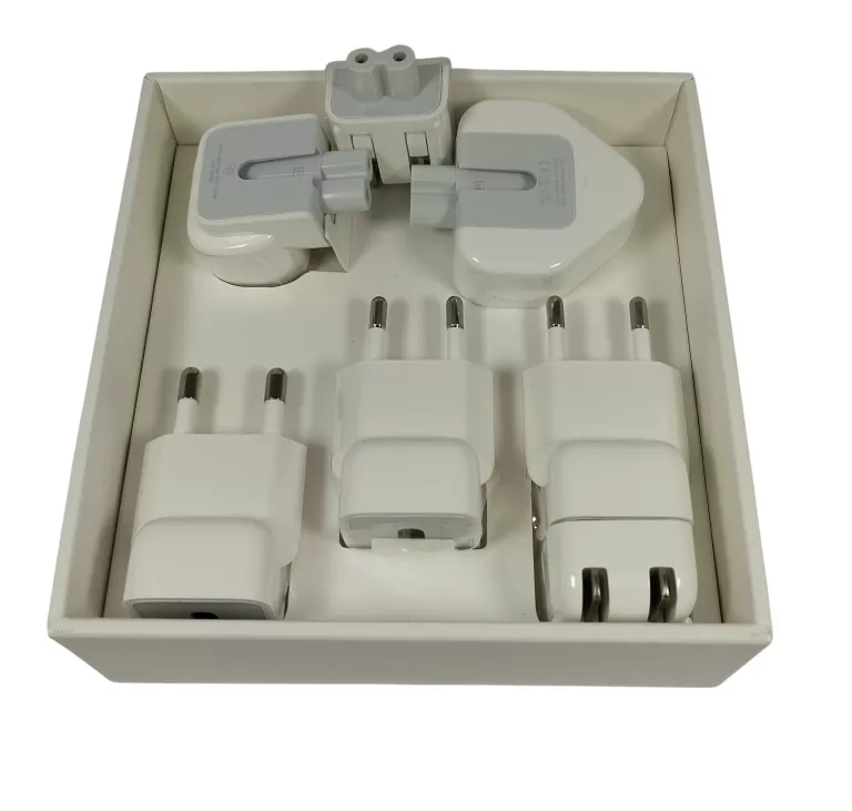ZESTAW ADAPTERÓW WORLD TRAVEL ADAPTER KIT APPLE