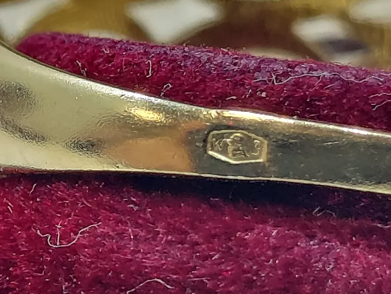 NOWOCZESNY  ZŁOTY PIERŚCIONEK 2,69G 585
