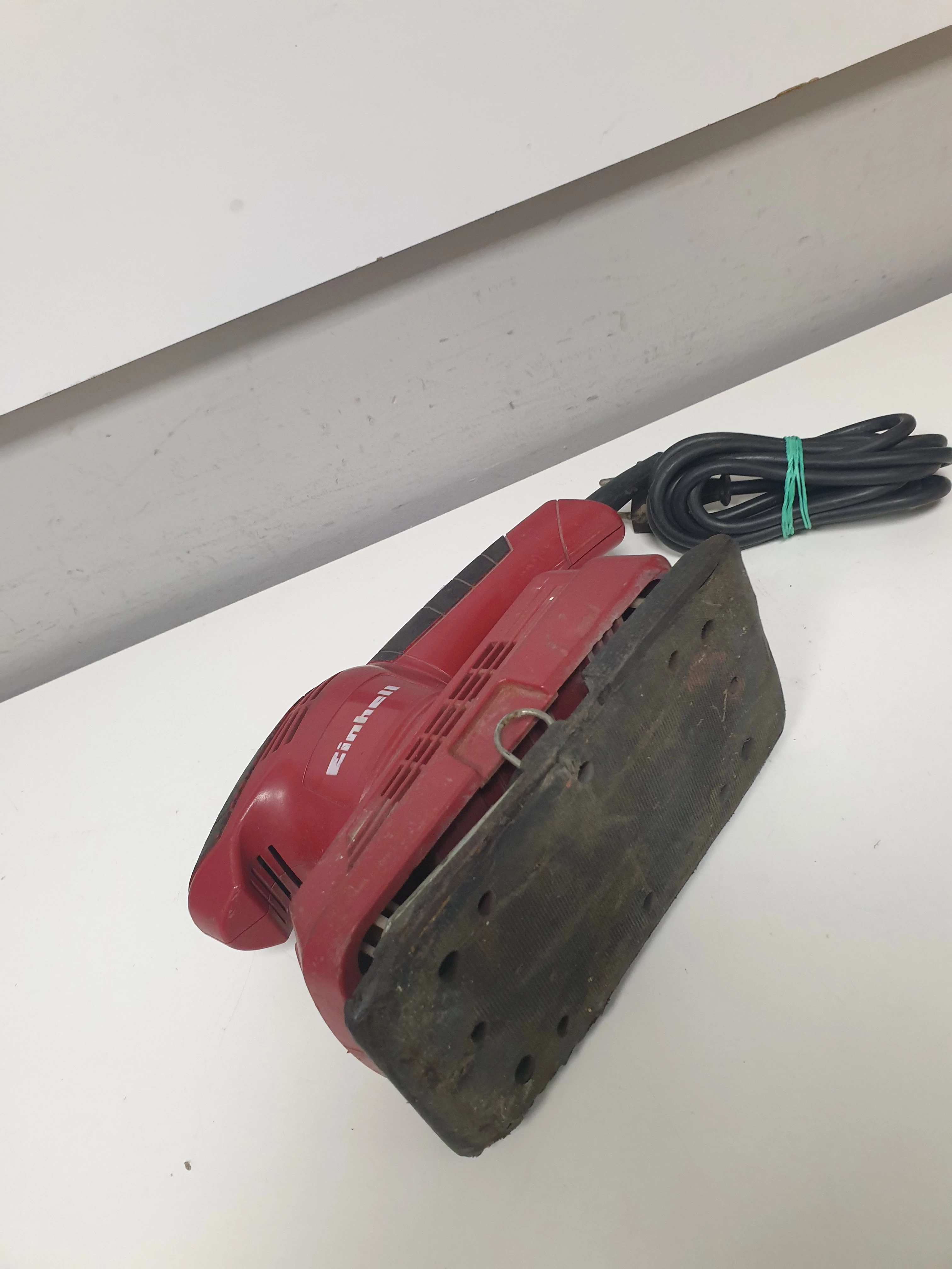 szlifierka-oscylacyjna-einhell-th-os-1520-kod-producenta-4460640