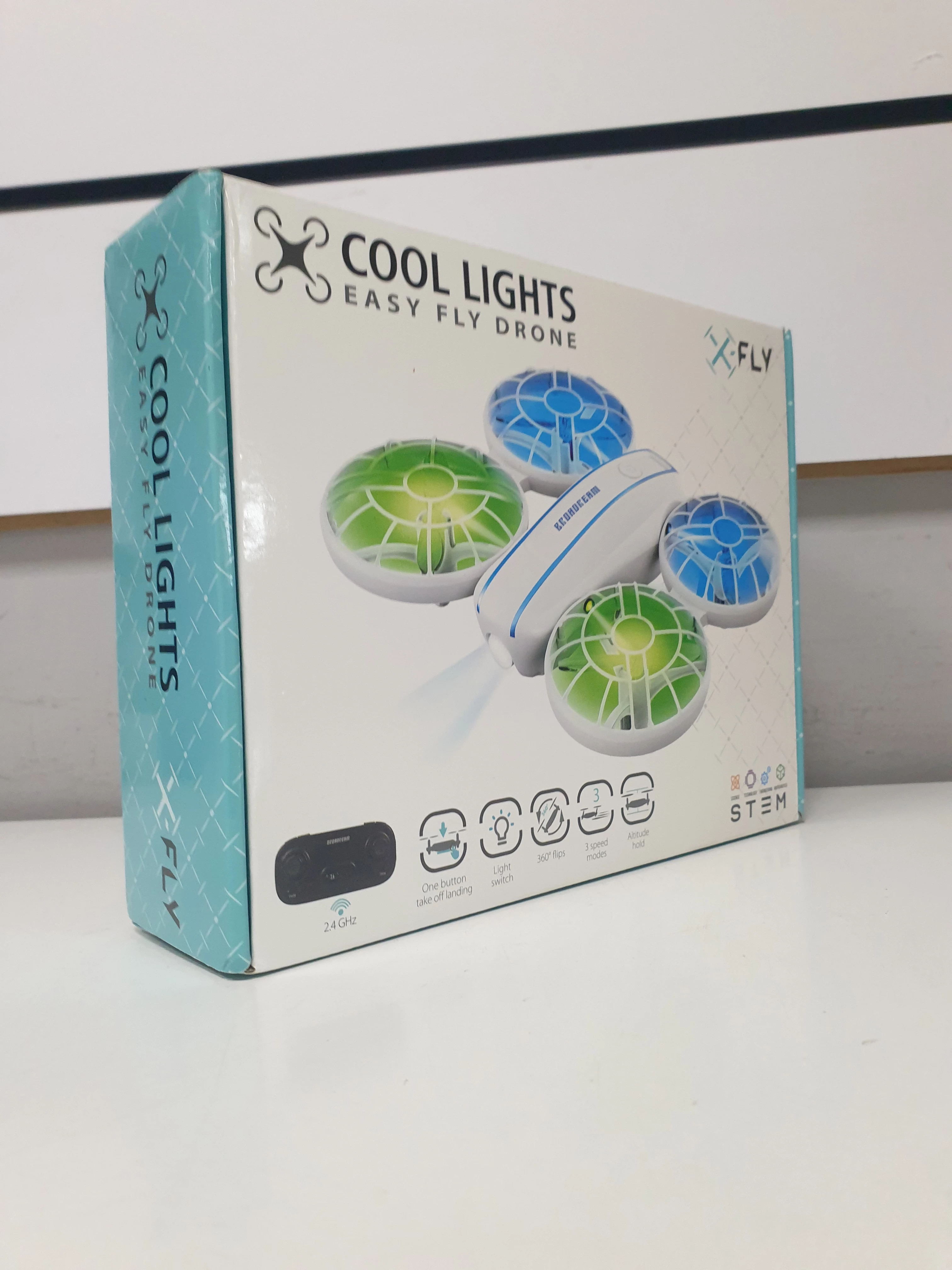 dron-zdalnie-sterowany-dla-dzieci-z-kolorowymi-swiatlami-cool-lights-xfly-marka-248811-958954