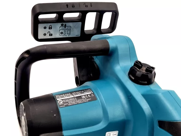 PILARKA ELEKTRYCZNA ŁAŃCUCHOWA 40CM 1800W UC4041A MAKITA