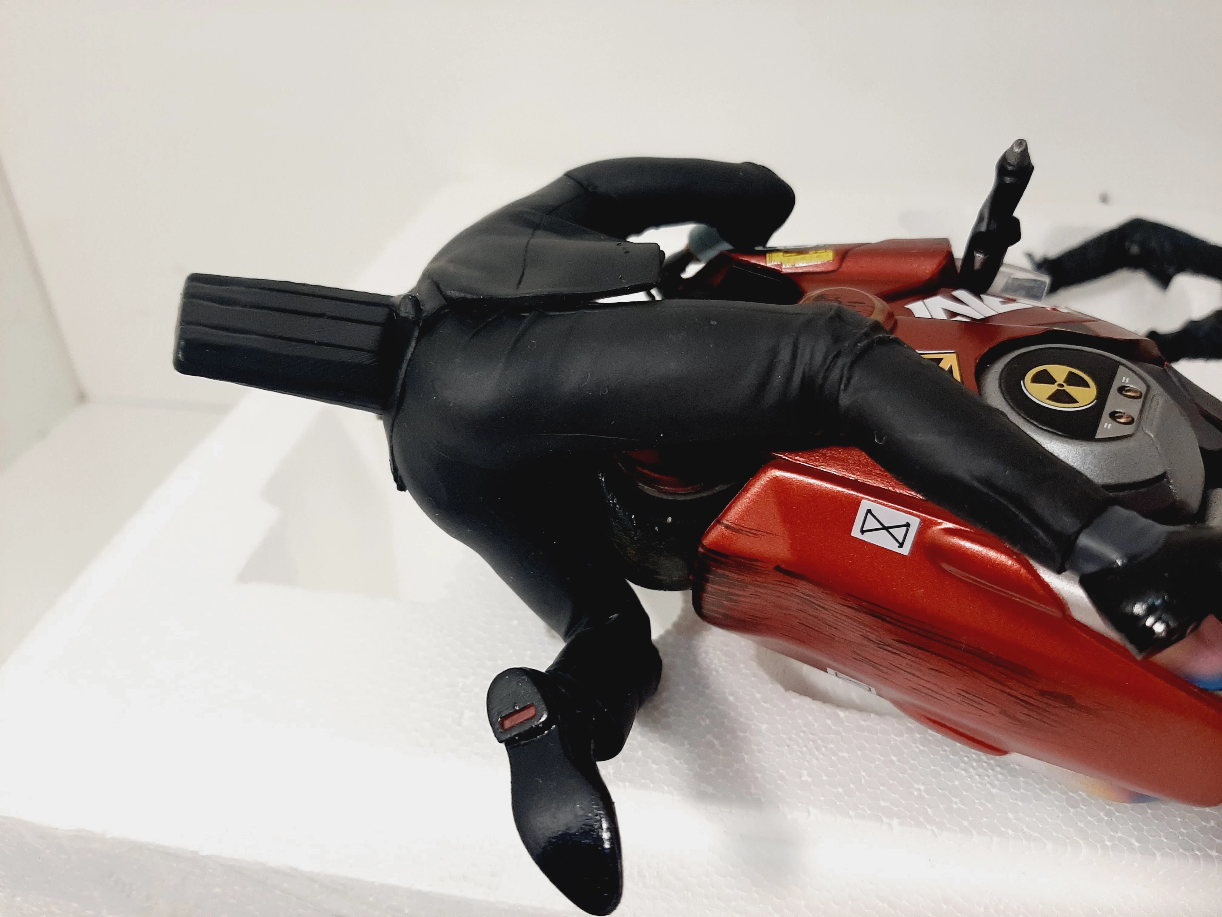 cyberpunk-2077-figurka-kolekcjonerska-tematyka-motyw-cyberpunk-2077