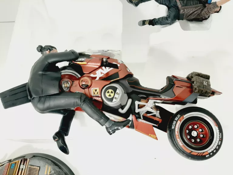 cyberpunk-2077-figurka-kolekcjonerska-stan-11323-238058