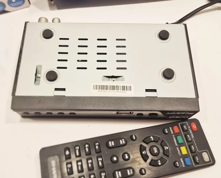 ANTENA WEWNĘTRZNA POKOJOWA WZMACNIACZ ZASIĘGU + TUNER DEKODER DVBT2 TV