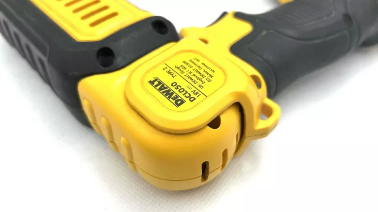 DEWALT DCL050 18V LATARKA LAMPA AKUMULATOROWA Z BATERIĄ I ŁADOWARKĄ