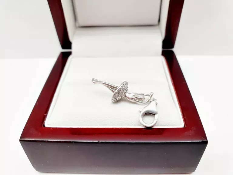 ELEGANCKA SREBRNA ZAWIESZKA DO BRANSOLETKI KARABIŃCZYK BALERINA 925 1,70G