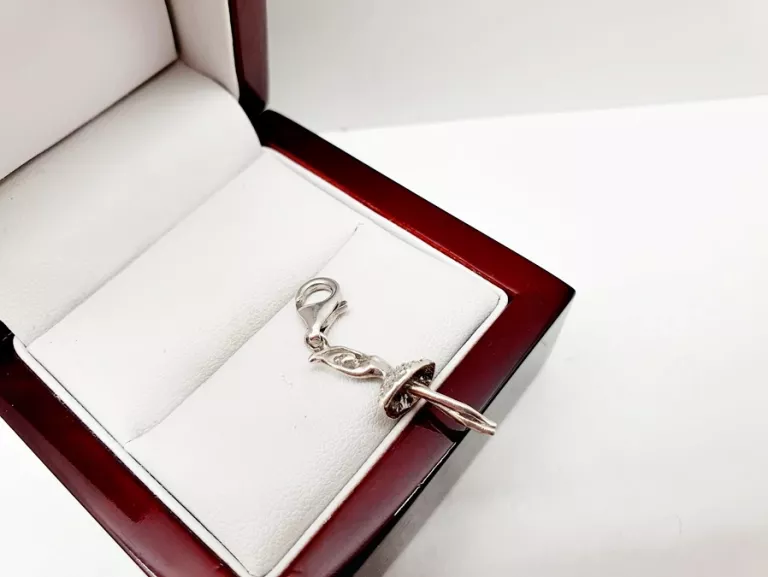 ELEGANCKA SREBRNA ZAWIESZKA DO BRANSOLETKI KARABIŃCZYK BALERINA 925 1,70G