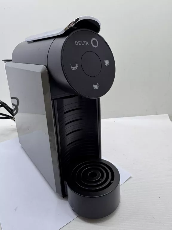EKSPRES KAPSUŁKOWY DO KAWY DELTA Q QOOL MINI W KARTONIE