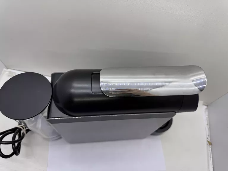 EKSPRES KAPSUŁKOWY DO KAWY DELTA Q QOOL MINI W KARTONIE