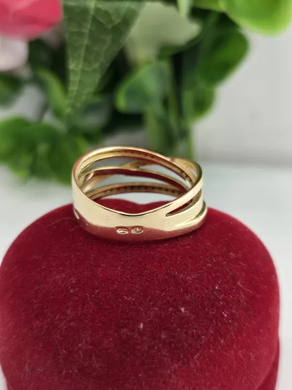 zloty-pierscionek-obrecze-z-czarnymi-kamieniami-476g-585-r21-material-15835-2