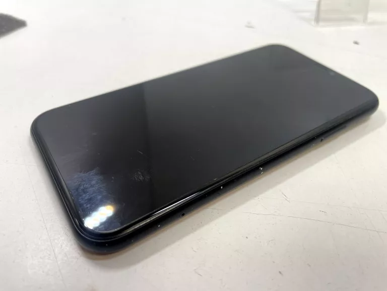TELEFON APPLE IPHONE XR 64GB 6.1" BAT. 75%