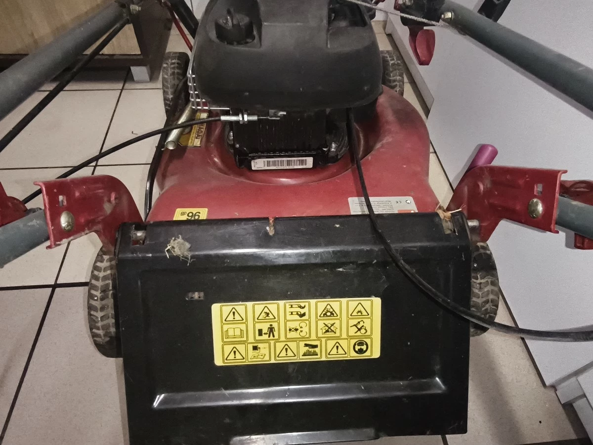 kosiarka-spalinowa-performance-world18h-bs40-a-158cm3-460mm-opis-moc-silnika-spalinowego-600