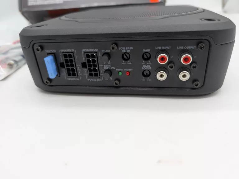 JBL BASS PRO LITE SAMOCHODOWY AKTYWNY GŁOŚNIK Z WBUDOWANYM WZMACNIACZEM