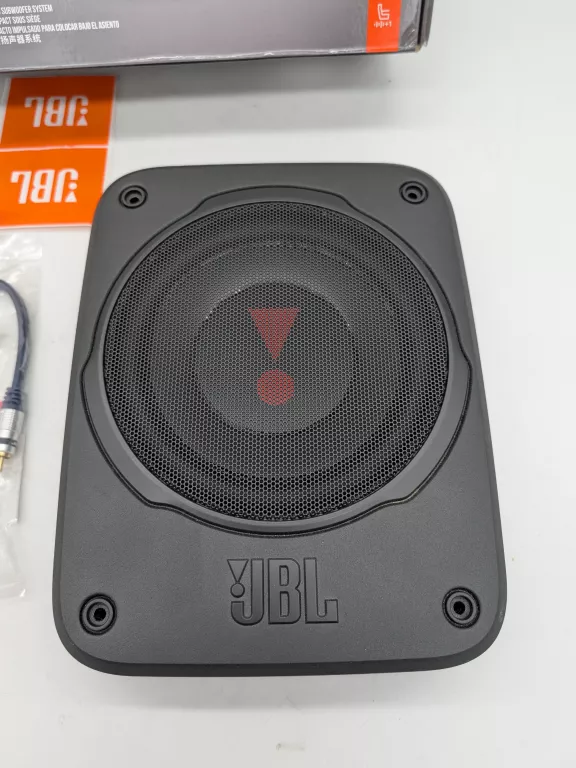 JBL BASS PRO LITE SAMOCHODOWY AKTYWNY GŁOŚNIK Z WBUDOWANYM WZMACNIACZEM