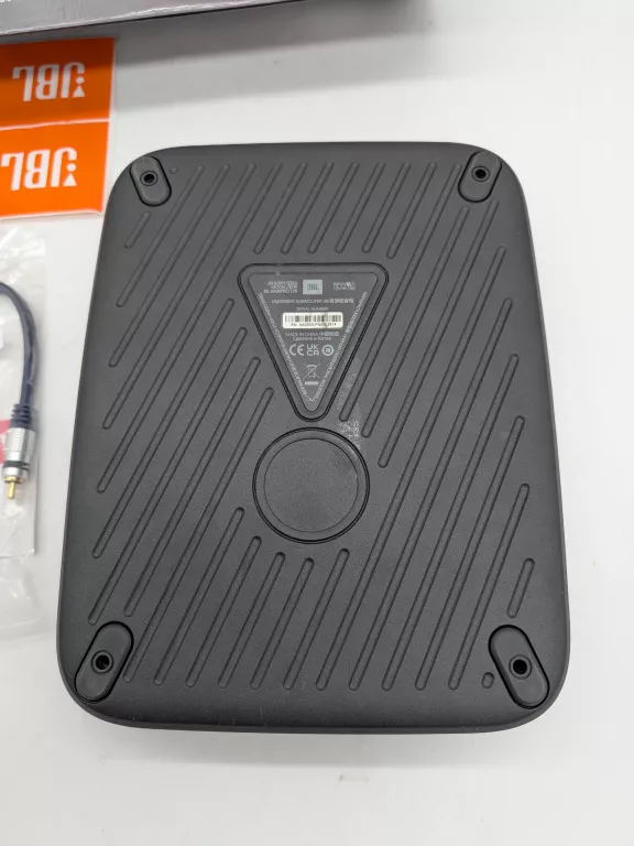 JBL BASS PRO LITE SAMOCHODOWY AKTYWNY GŁOŚNIK Z WBUDOWANYM WZMACNIACZEM