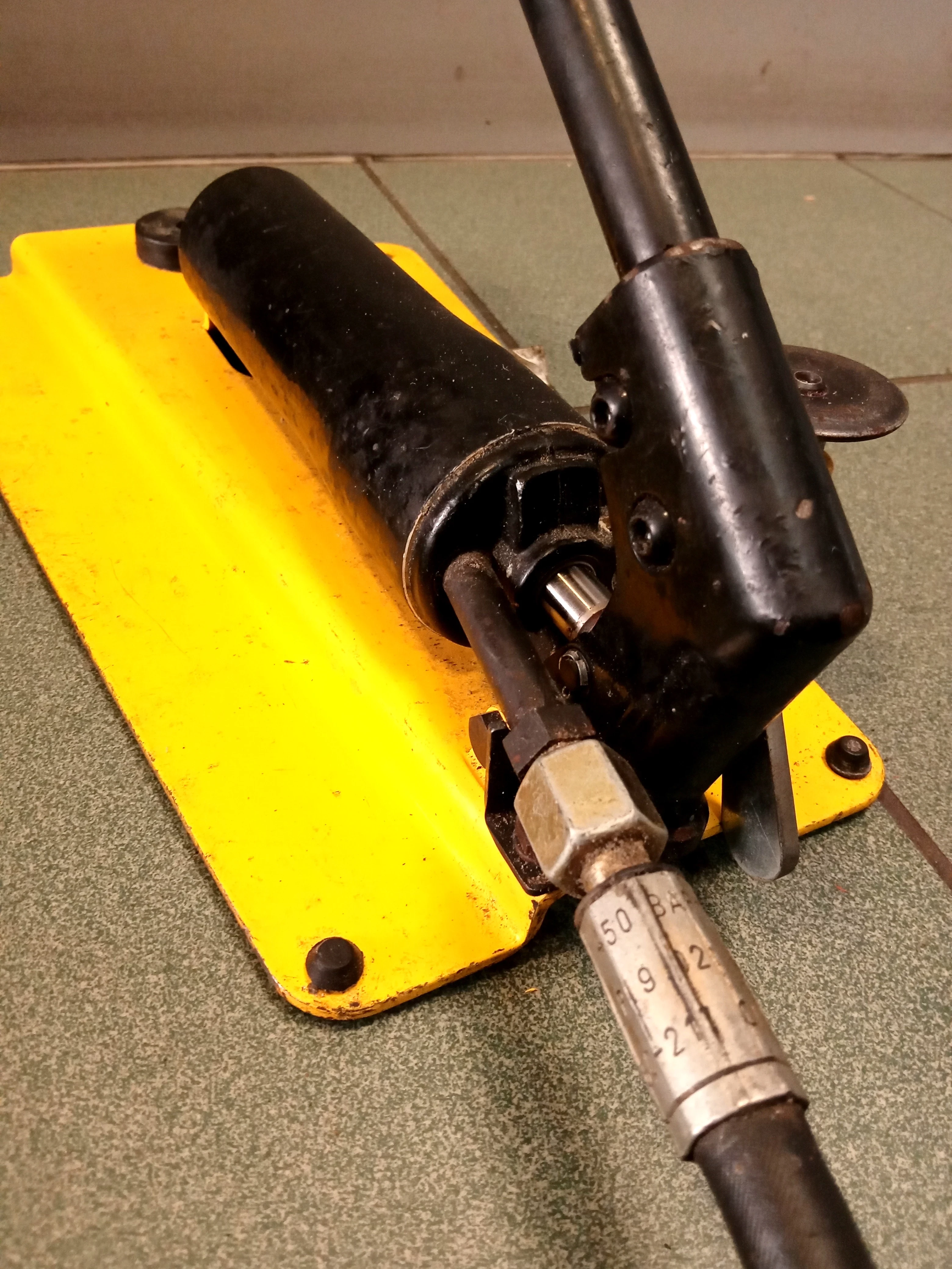 prasa-hydrauliczna-nozna-zaciskarka-do-rur-rehau-baudat-hhp-12-hfp-12-marka-248811-958954