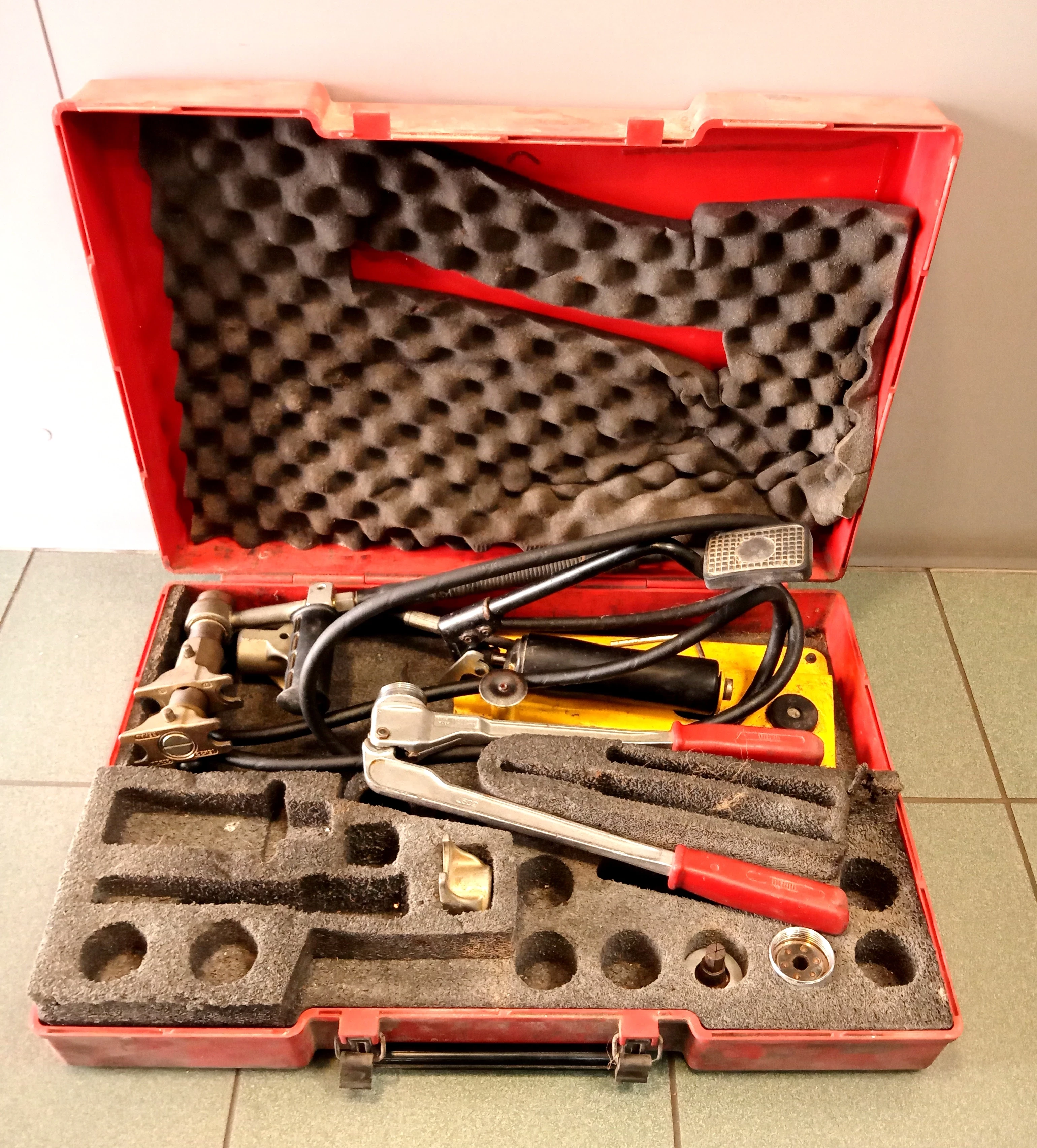 prasa-hydrauliczna-nozna-zaciskarka-do-rur-rehau-baudat-hhp-12-hfp-12-zeromskiego-76-radom