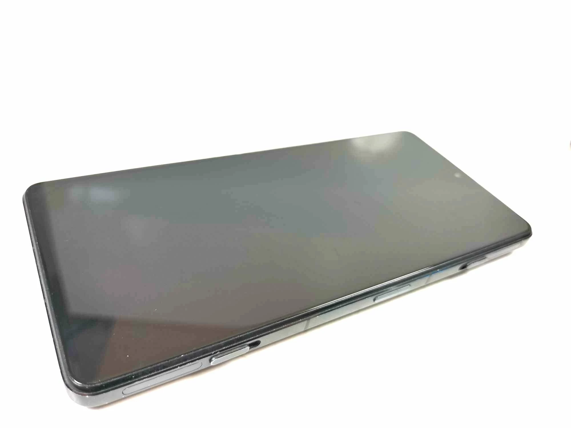 telefon-xiaomi-poco-f4-gt-12256gb-przekatna-ekranu-667