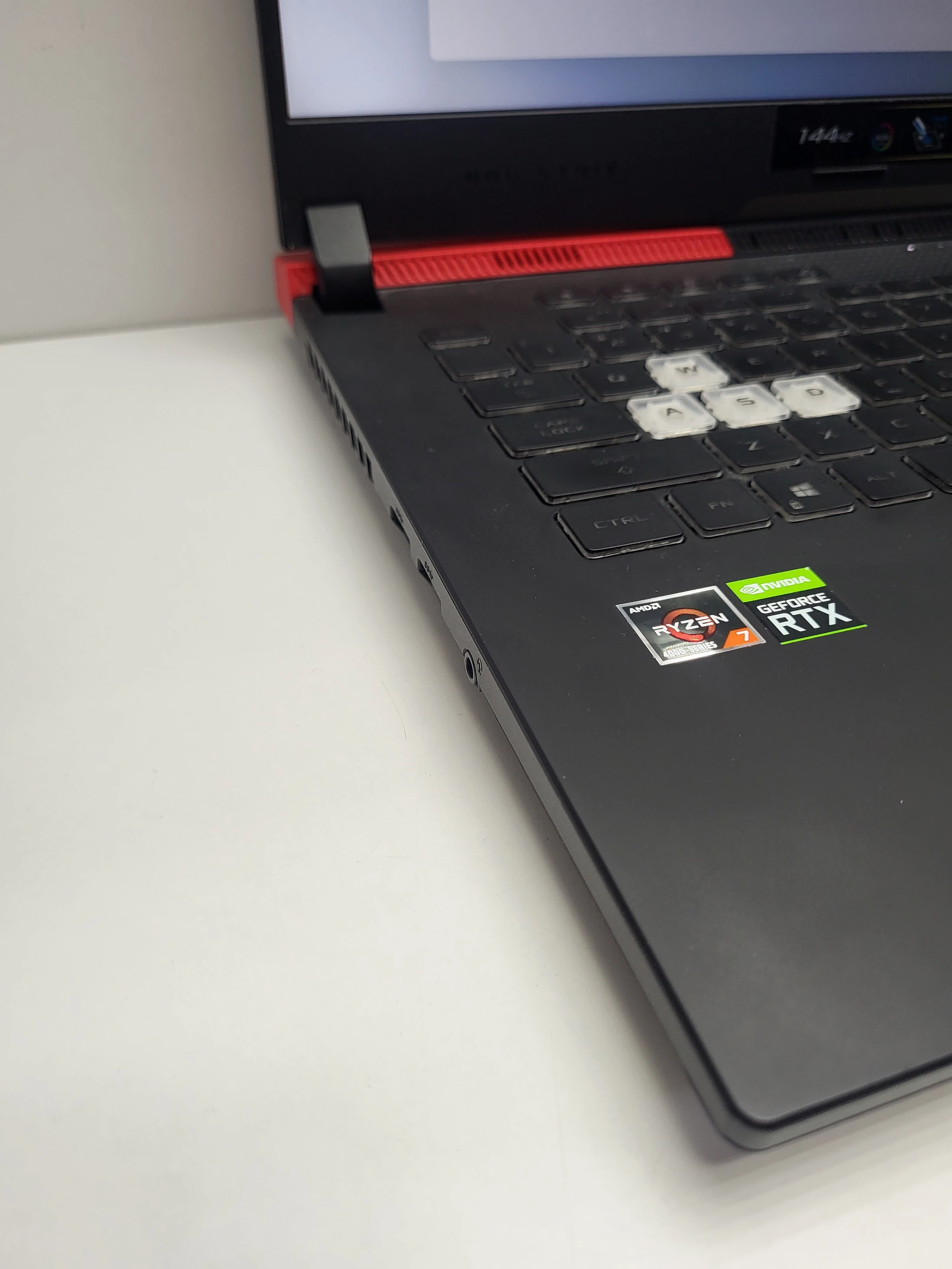 laptop-asus-rog-strix-g15-g513ic-hn003t-156-amd-ryzen-7-16-gb-512-gb-kod-producenta-g513ic-hn003t