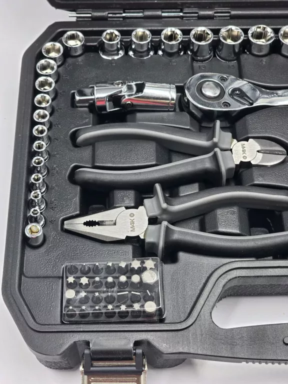 ZESTAW NARZĘDZI M4K GARAGE 90 ELEMENTÓW NEO