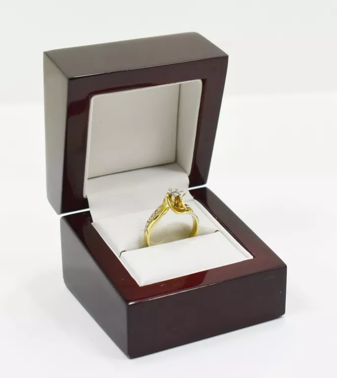 ZŁOTY PIERŚCIONEK Z DIAMENTAMI 0,06CT / 0,08CT (750, 3,89G, R:17)