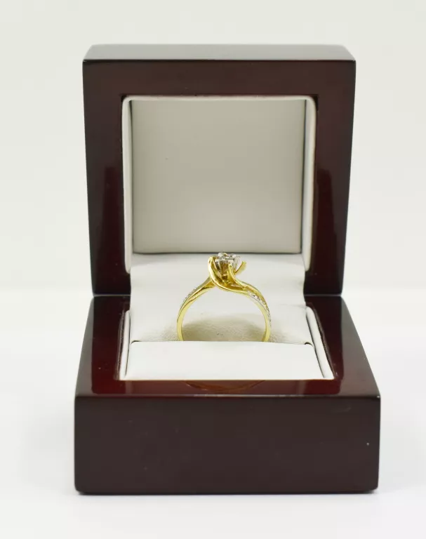 ZŁOTY PIERŚCIONEK Z DIAMENTAMI 0,06CT / 0,08CT (750, 3,89G, R:17)