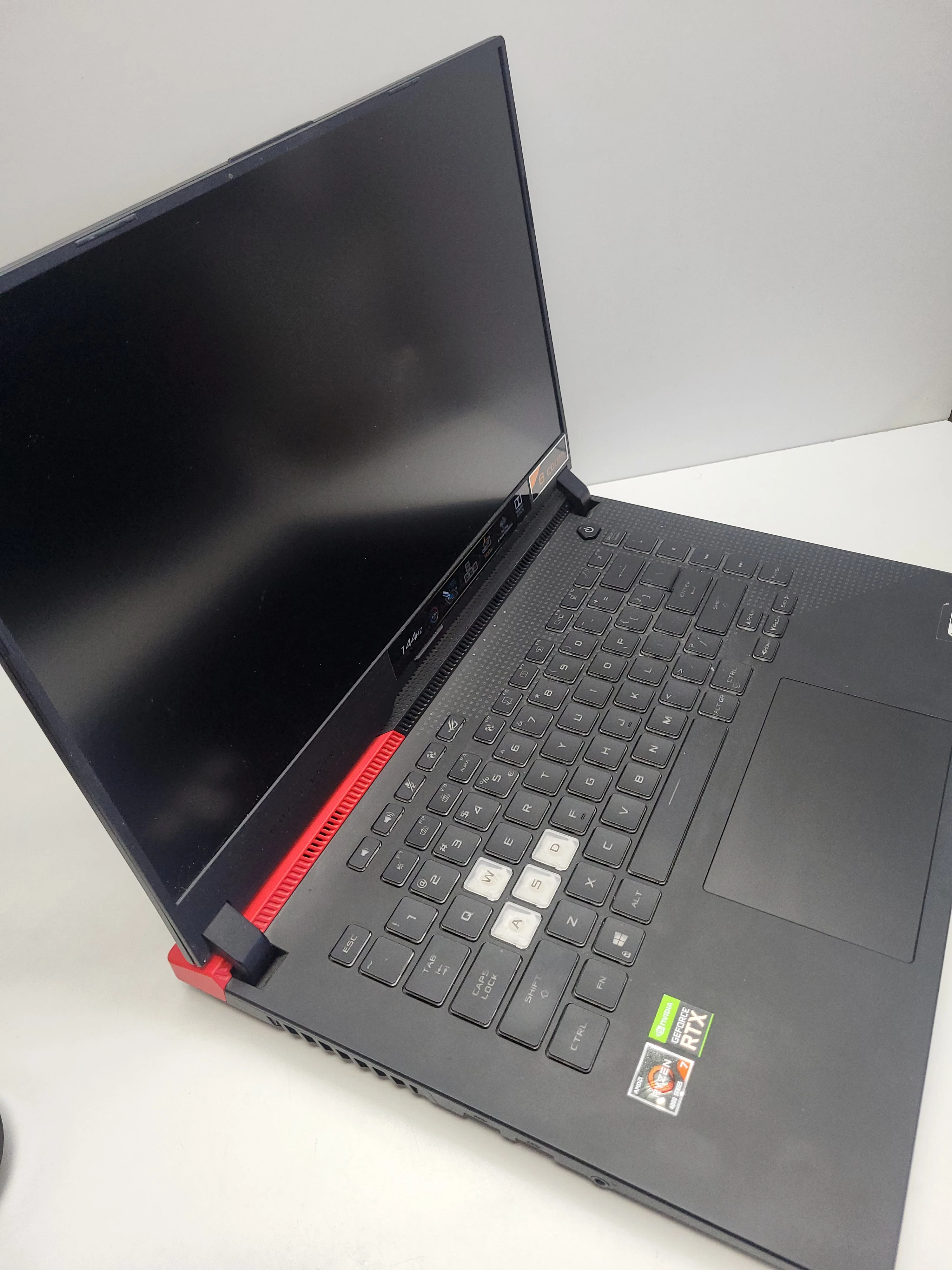 laptop-asus-rog-strix-g15-g513ic-hn003t-156-amd-ryzen-7-16-gb-512-gb-pojemnosc-dysku-512