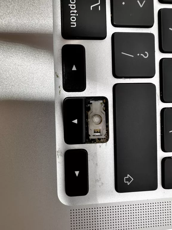 LAPTOP APPLE MACBOOK PRO M1 2020 A2338 - 256GB/8GB - PUDEŁKO- PARAGON
