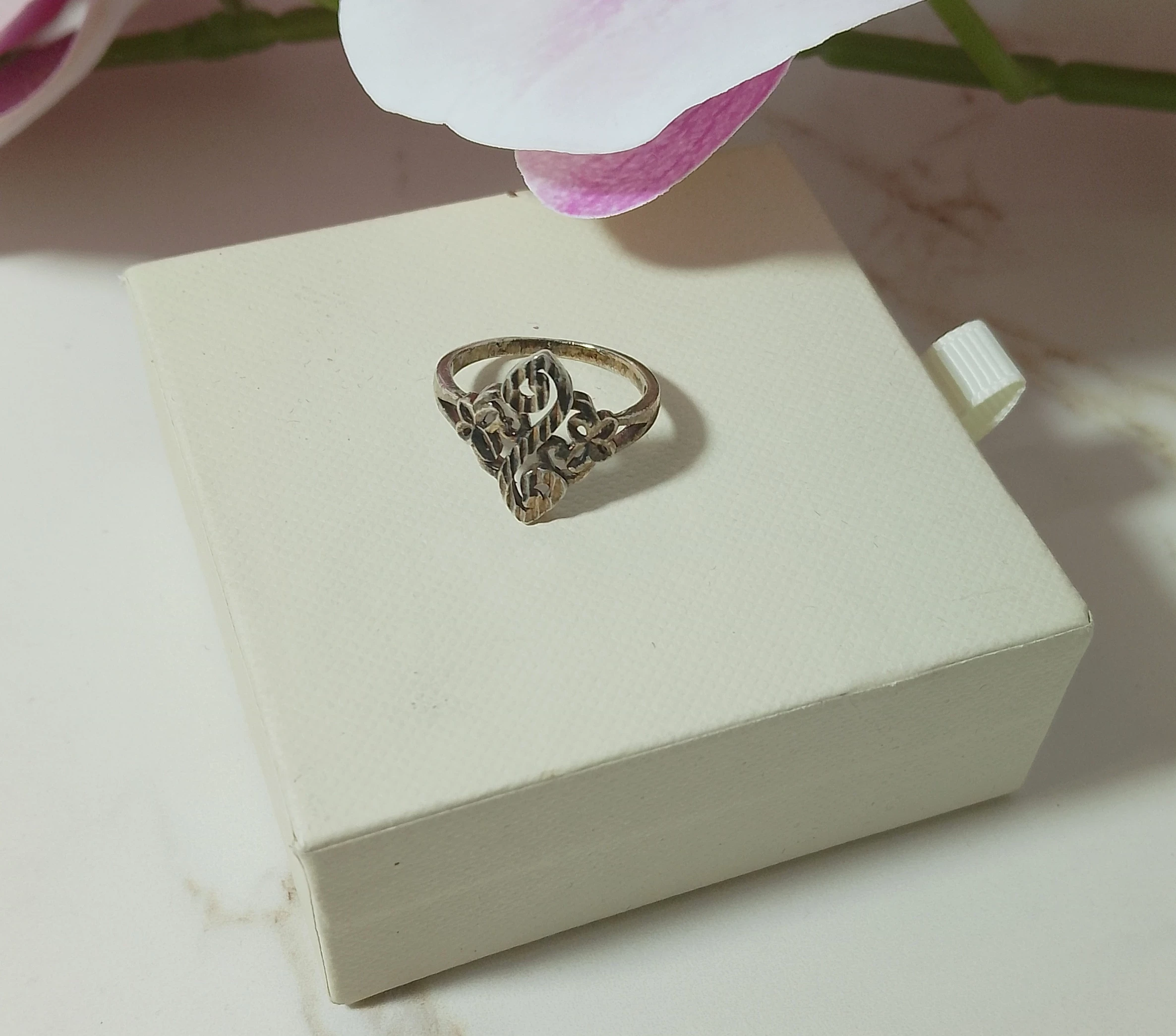 sliczny-srebrny-pierscionek-263gr-925pr-1-maja-7a-makow-mazowiecki