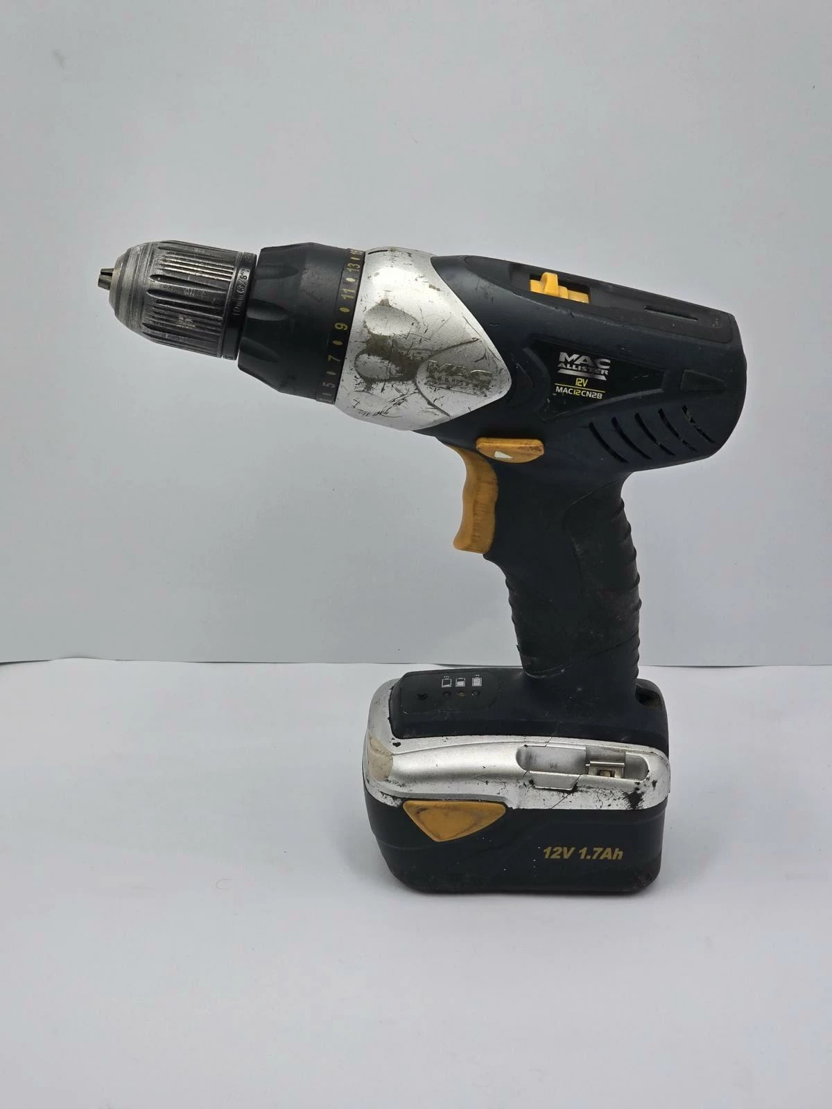 wkretarka-macallister-mac12cn2b-2xakum-12v-ladowarka-walizka-stan-11323-2