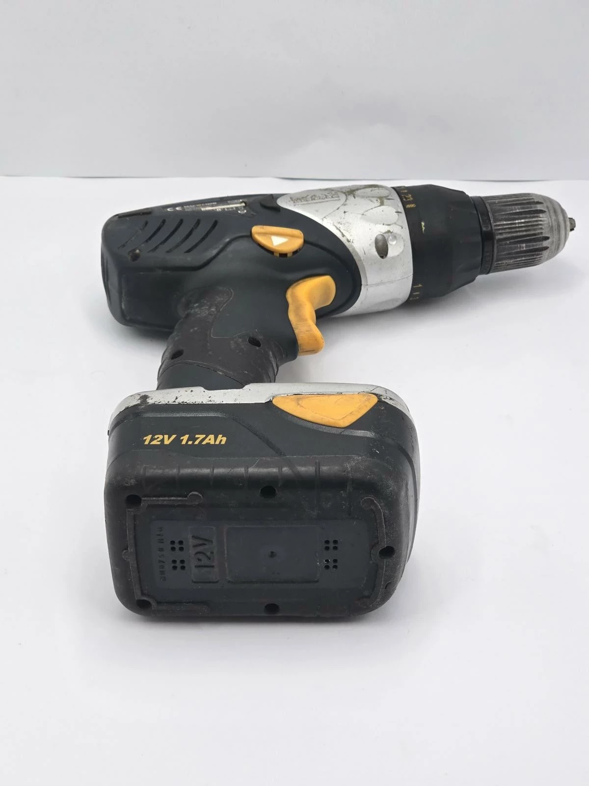 wkretarka-macallister-mac12cn2b-2xakum-12v-ladowarka-walizka-twardy-moment-obrotowy-1000