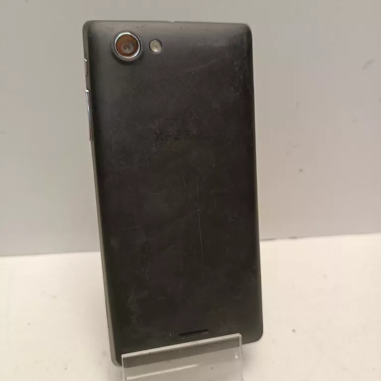 TELEFON SONY ST26I