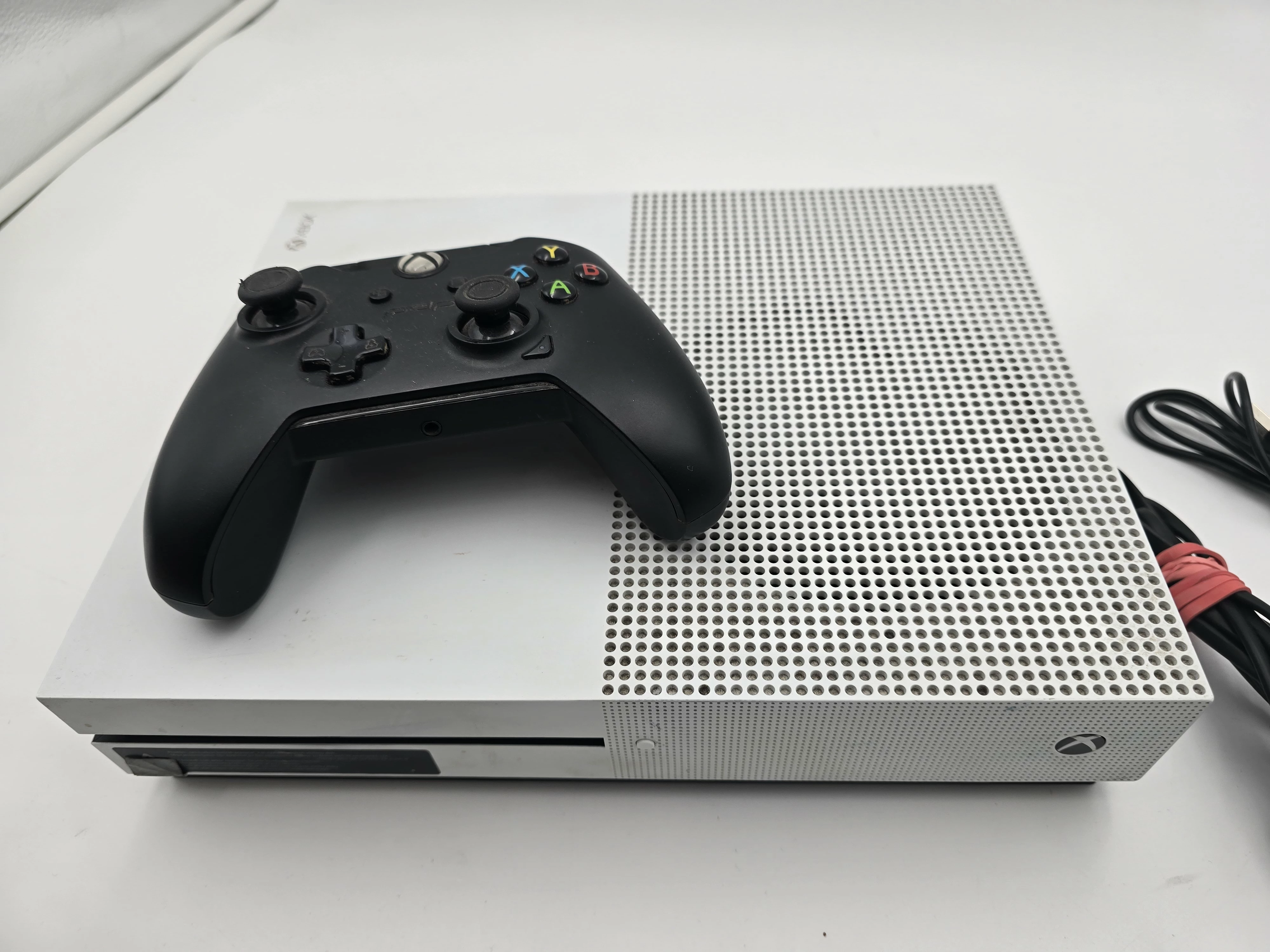 konsola-xbox-one-s-500gb-pad-okablowanie-model-1681-farbiarska-22e-mosina