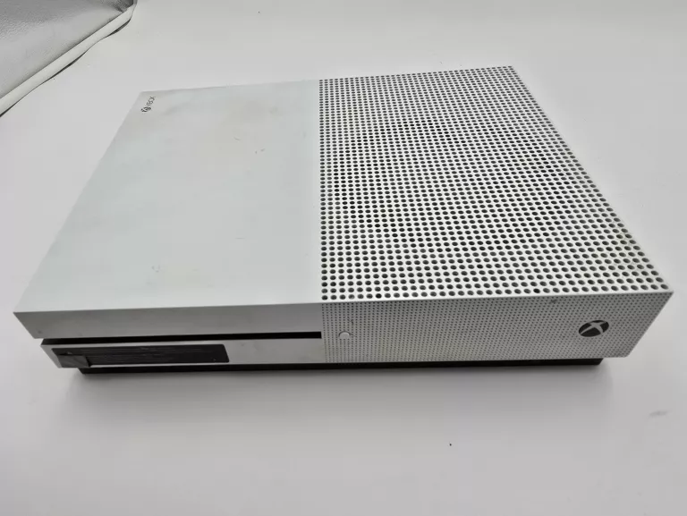 KONSOLA XBOX ONE S 500GB PAD OKABLOWANIE MODEL 1681