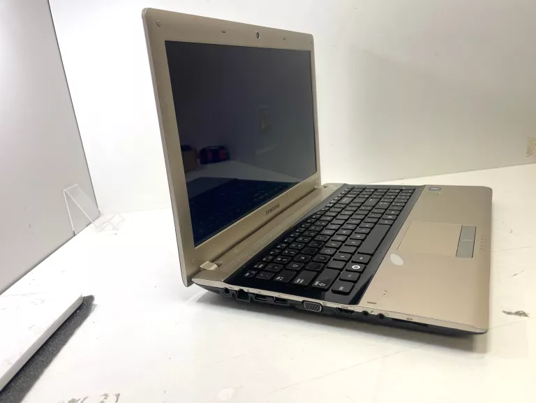 LAPTOP SAMSUNG RV511 +ZAS OPIS!!