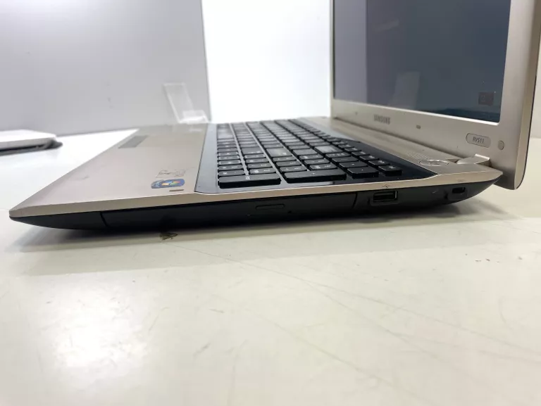 LAPTOP SAMSUNG RV511 +ZAS OPIS!!