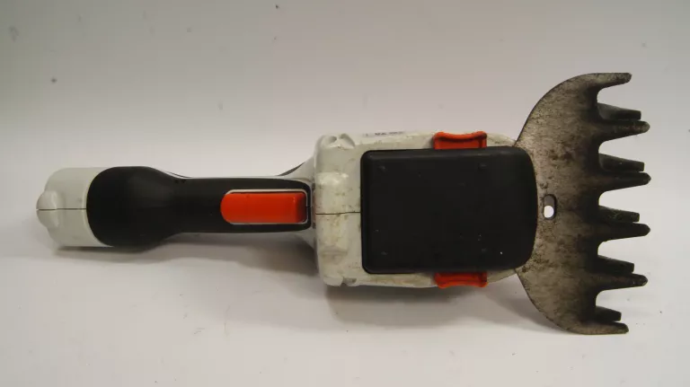AKUMULATOROWE NOŻYCE STIHL HSA 26 W POKROWCU +SEKATOR FISKARS