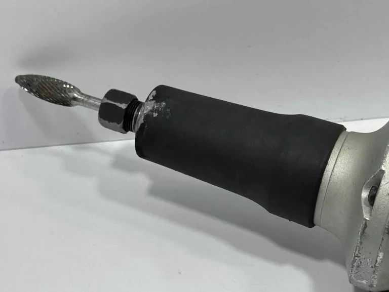 GRAPHITE SZLIFIERKA PROSTA 710W 59G071