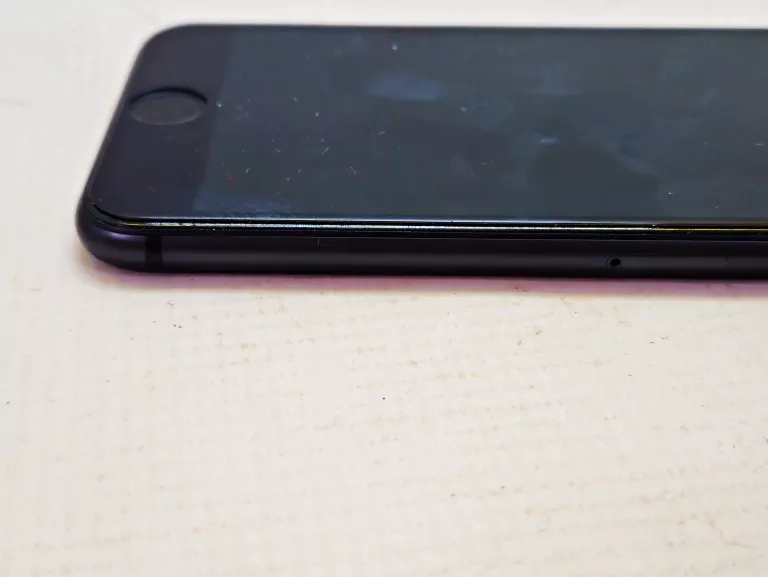 TELEFON APPLE IPHONE 8 64 BAT78% ETUI (PĘKNIETY EKRAN)