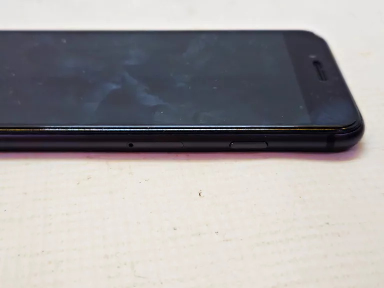 TELEFON APPLE IPHONE 8 64 BAT78% ETUI (PĘKNIETY EKRAN)
