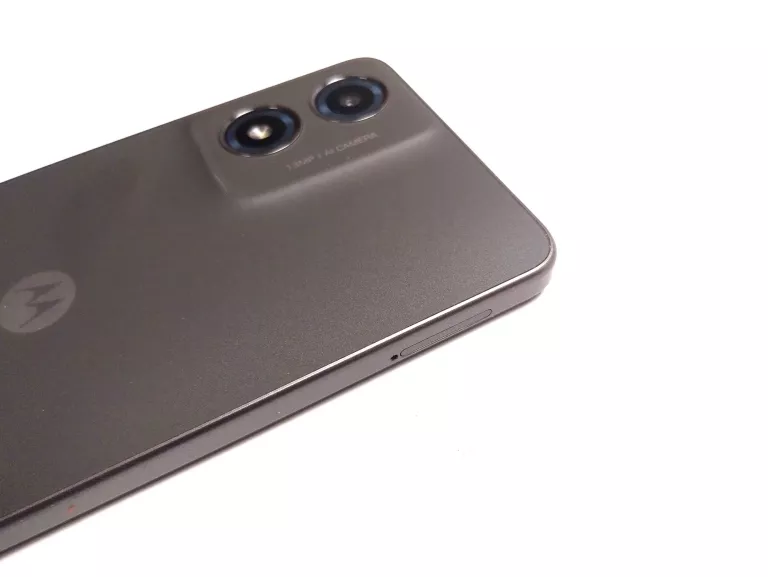 TELEFON MOTOROLA MOTO E14 2/64GB + ETUI