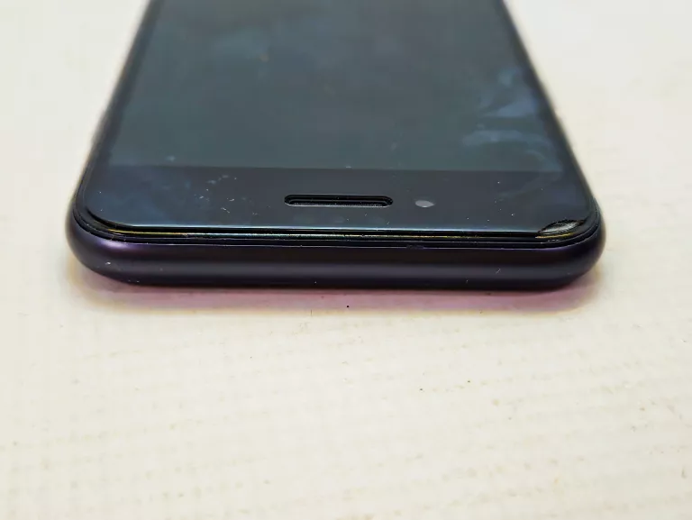 TELEFON APPLE IPHONE 8 64 BAT78% ETUI (PĘKNIETY EKRAN)