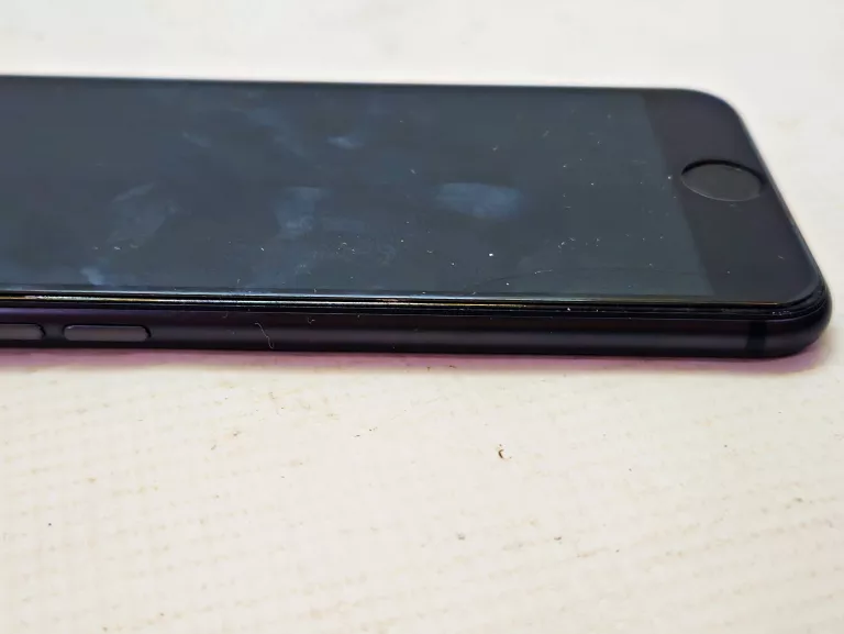 TELEFON APPLE IPHONE 8 64 BAT78% ETUI (PĘKNIETY EKRAN)
