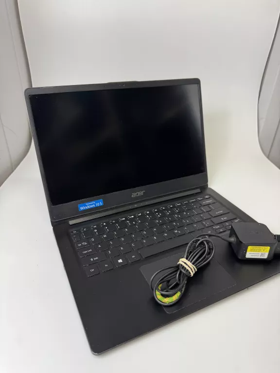 LAPTOP ACER SWIFT 1 SF114-32-P90V; 14 " 4 GB / 128 GB CZARNY + ZASILACZ
