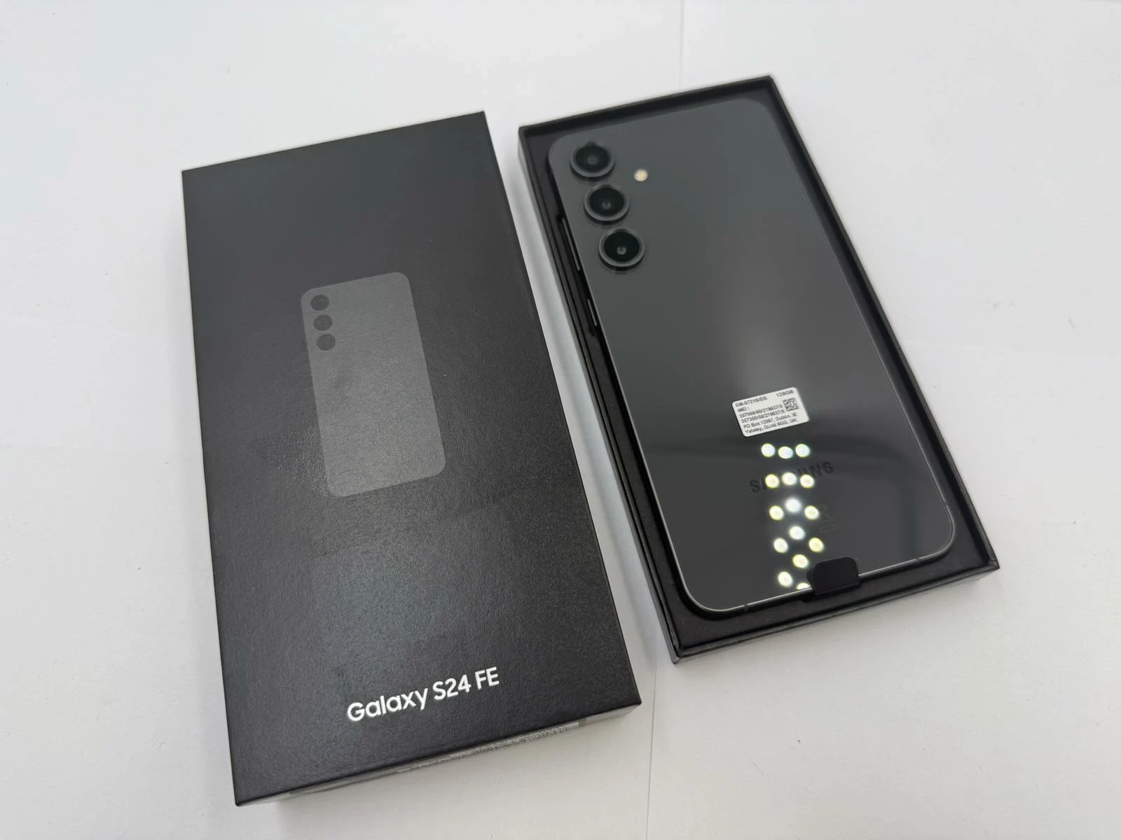 telefon-samsung-galaxy-s24-fe-komplet-ean-gtin-8806095726144